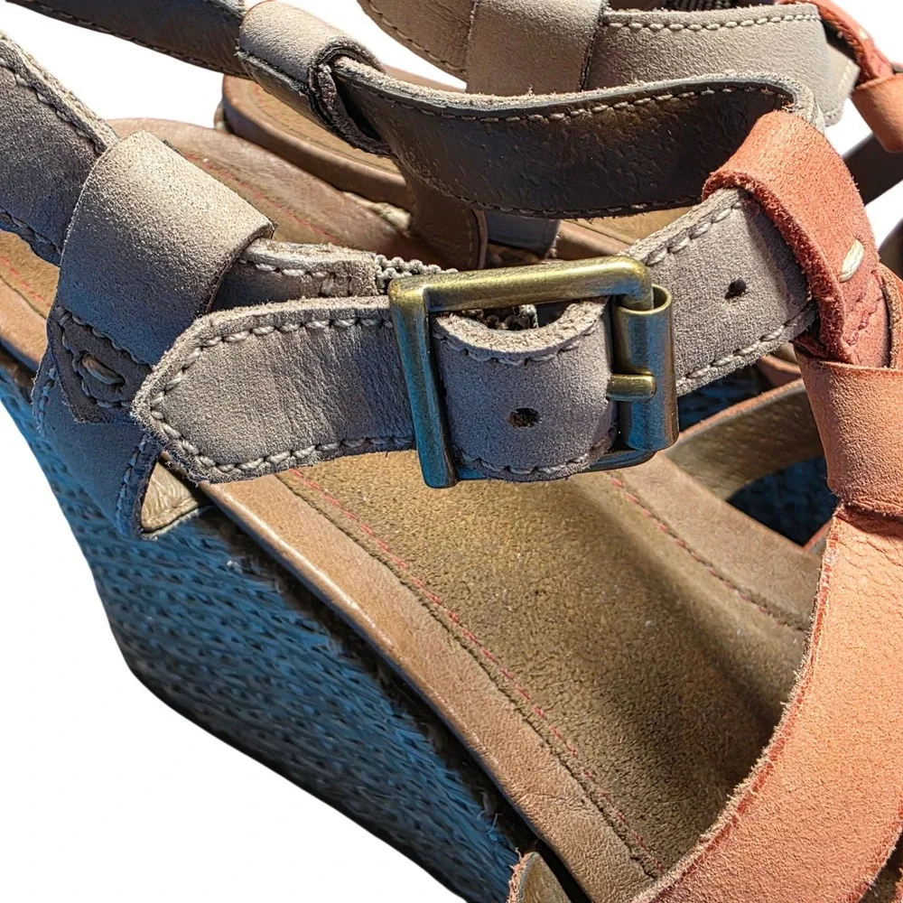 Cobb‎ Hill Women Size 7.5 Colorful Woven Strap Sandals Wedge Heel Buckle Summer